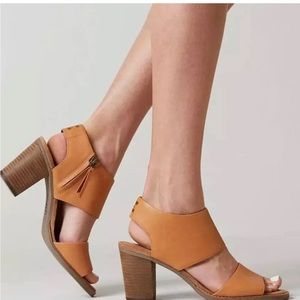 Toms Majorca Leather Sandal 8 GUC Brown